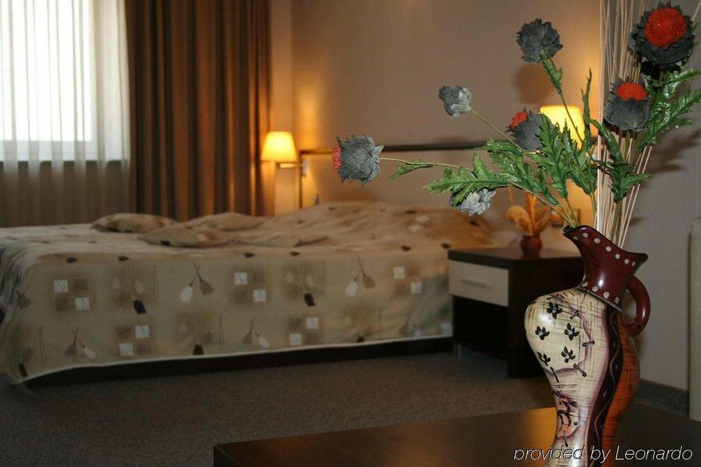 Kendros Hotel プロヴディフ エクステリア 写真
