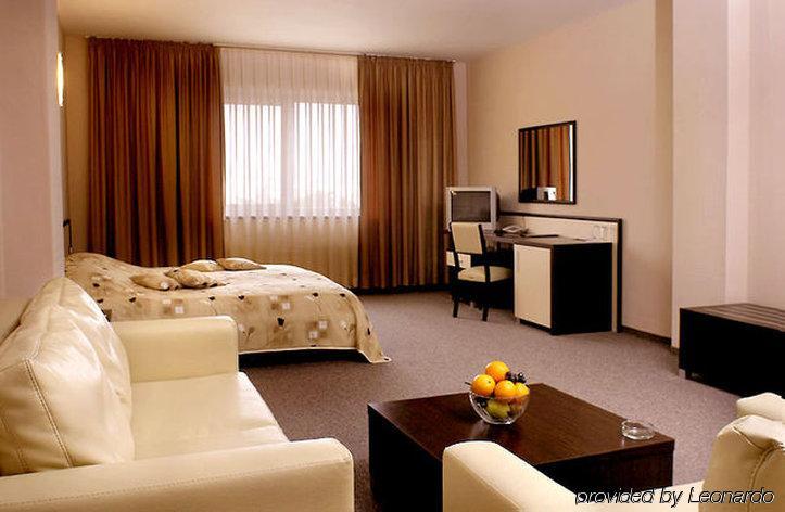 Kendros Hotel プロヴディフ エクステリア 写真