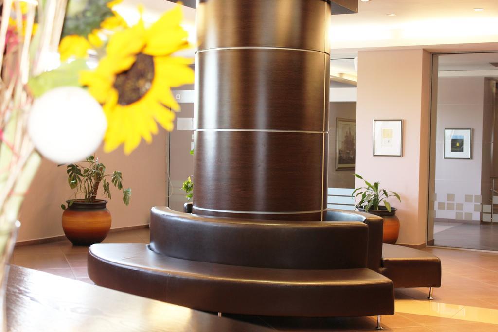 Kendros Hotel プロヴディフ エクステリア 写真