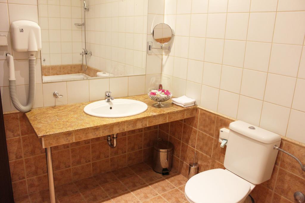 Kendros Hotel プロヴディフ エクステリア 写真