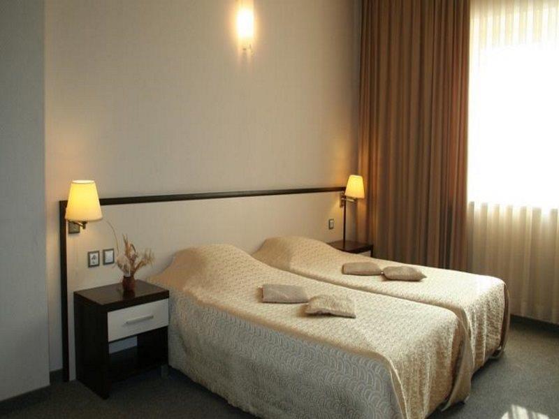 Kendros Hotel プロヴディフ エクステリア 写真