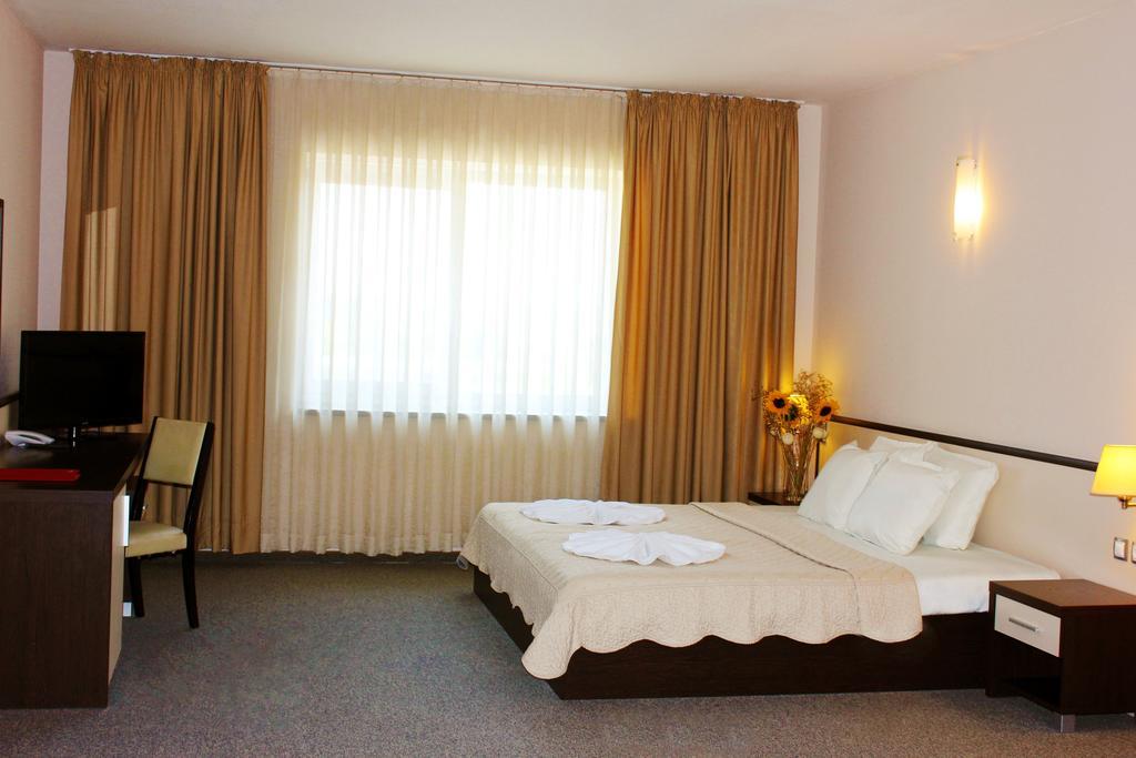 Kendros Hotel プロヴディフ 部屋 写真
