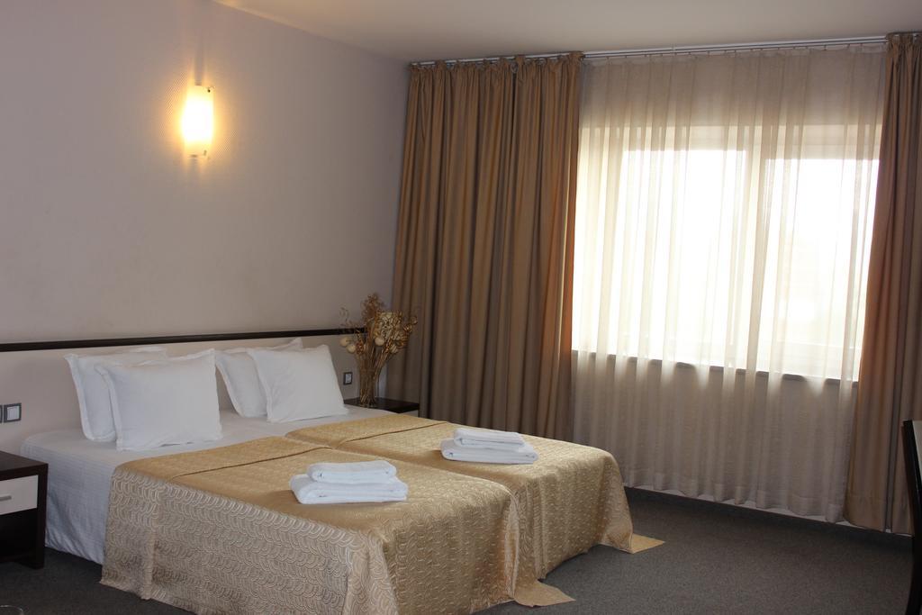 Kendros Hotel プロヴディフ 部屋 写真