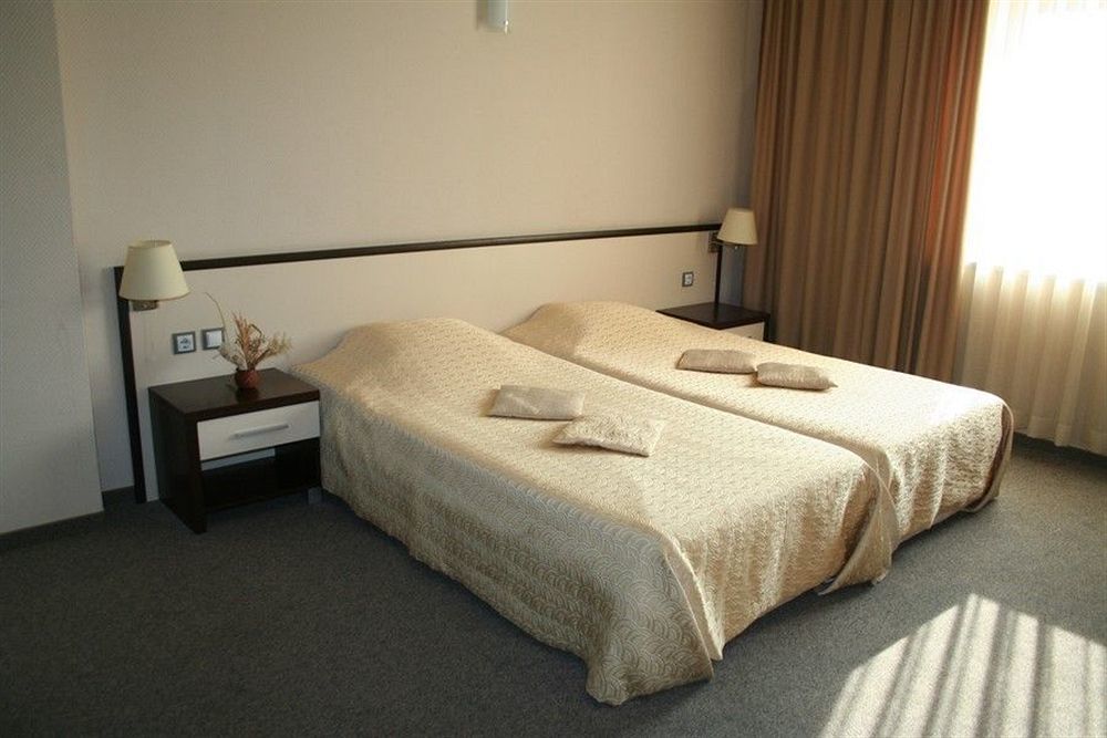 Kendros Hotel プロヴディフ エクステリア 写真